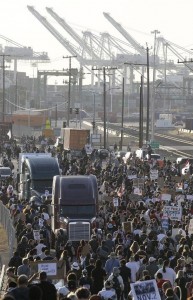 Port shut down by strikers